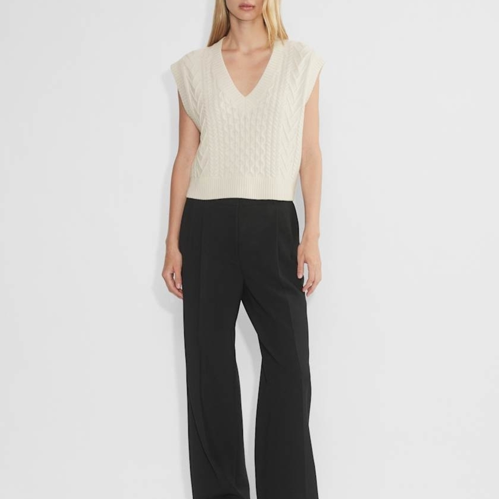 Babaton Emporia Cable-Knit V-Neck Sweater Vest - cream - M